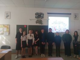 Сотрудник Раздорского этнографического музея-заповедника Смолякова П.Ю. выступила на линейке, посвященной 9 мая, в Раздорской общеобразовательной школе. 