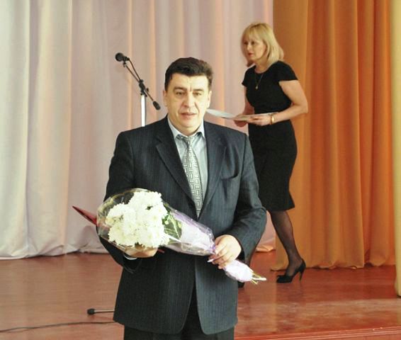 Поздравления от администрации Усть-Донецкого района в лице заместителя главы Щебуняева Игоря Анатольевича.jpg